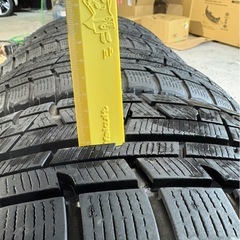 YOKOHAMAタイヤ　冬タイヤ　スタッドレス　の画像