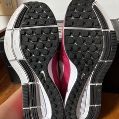 NIKE 24.5の画像