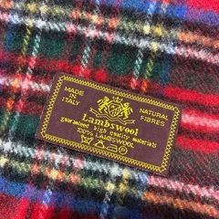 イタリア製 赤いチェック柄ラムウールマフラーの画像