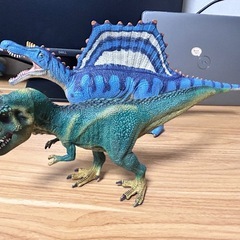 恐竜　高級フィギュア　2体点　ティラノサウルス、スピノサウルスの画像