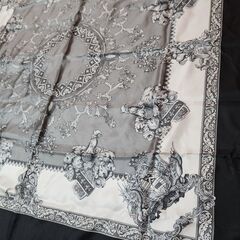 ∴sophia taleese(ソフィア・タリース) シルク100％。美しいモノトーンの大判ストール、いかがでしょうか？の画像