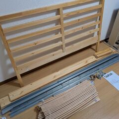 イケアのダブルベッドフレーム「TARVA」の画像