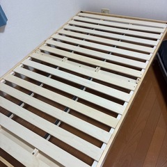 ニトリ セミダブル マットレス ベッド枠 低反発の薄型マット付きの画像