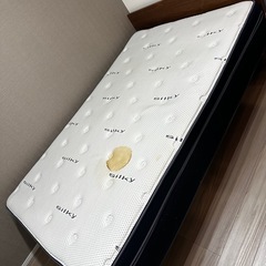 セミダブルベッド、マットレスの画像