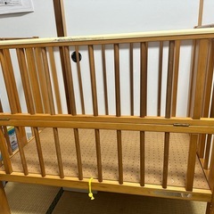 ベビーベッドの画像