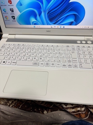 人気のホワイト‼️NEC Lavie NS600jaw