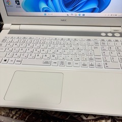 人気のホワイト‼️NEC Lavie NS600jawの画像
