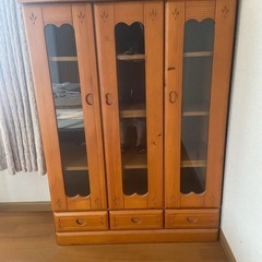 12/30お取引き【美品3枚扉のキャビネット】の画像