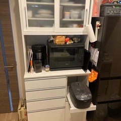 食器棚の画像