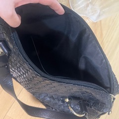 編み込みレザーボストンバッグの画像