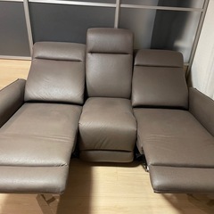 リクライニングソファーの画像