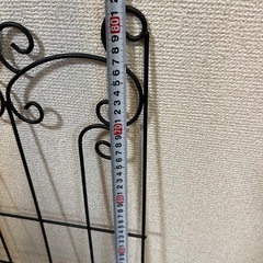 装飾付き アイアンラティス小型ガーデンフェンスの画像