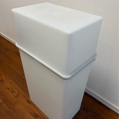 コンパクトで使いやすいゴミ箱の画像
