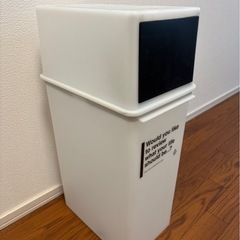 コンパクトで使いやすいゴミ箱の画像