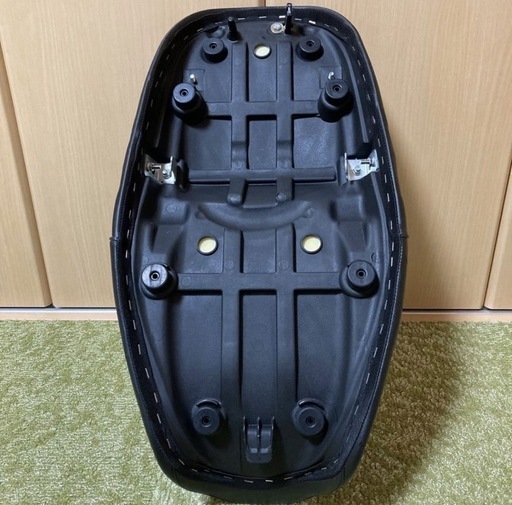 新春セール‼️極上新古美品！Z900RS用タックロールシート　ゲルザブ加工実施‼︎ ☆極上新古美品！Z900RS用タックロールシート ゲルザブ加工実施‼︎