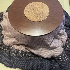 こたつ　丸型の画像