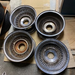 ワイヤーホイールの画像