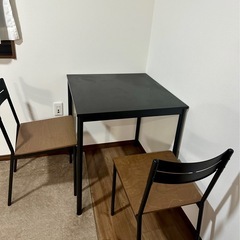 IKEA ダイニングテーブル・チェア2脚セットの画像