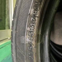 215\45-17タイヤ　　4本の画像