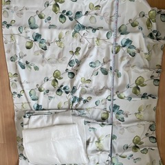 ニトリ　カーテン　ボタニカル　リーフ柄　横140×縦110 4枚セットの画像