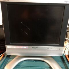 キャリーハンドル付きで超コンパクトな3波(BS/CS/地デジ)対応デジタル液晶テレビ　シャープ　AQUOS 　13インチ　デジタル液晶テレビ　「LC-13SX7」の画像