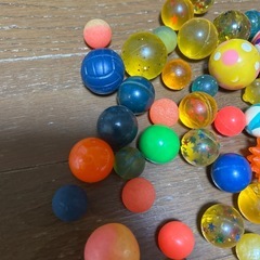 カラフル　スーパーボール　68個の画像