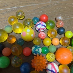 カラフル　スーパーボール　68個の画像