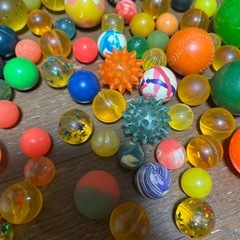 カラフル　スーパーボール　68個の画像