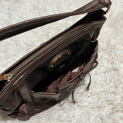 【FORRE】未使用 ショルダーバッグ 光沢ブラウン リボンの画像