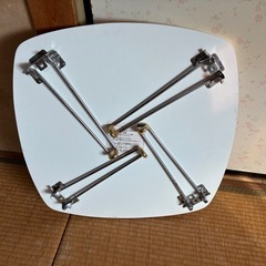 折りたたみテーブルの画像