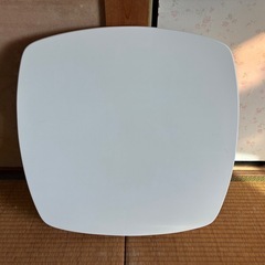 折りたたみテーブルの画像