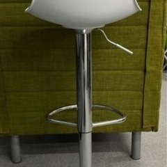 カウンターチェアー　椅子の画像