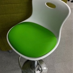 カウンターチェアー　椅子の画像