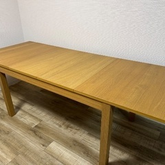 伸長式ダイニングテーブル（イス4つ付き）の画像