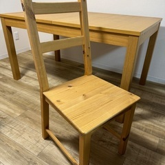 伸長式ダイニングテーブル（イス4つ付き）の画像