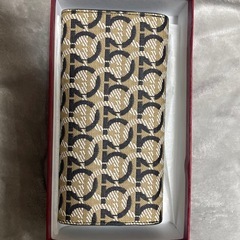 サルヴァトーレ フェラガモ  ガンチーニ 財布 IYｰ22D877の画像