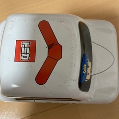 トミカ　缶の入れ物　タイヤの入れ物の画像