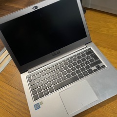 ASUS Zenbook UX303ノートパソコン 本体 ACアダプター付きの画像