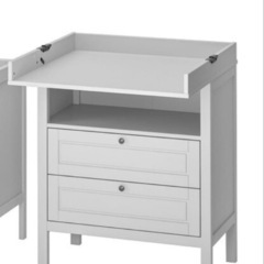 IKEAおむつ替え台の画像