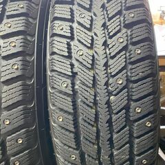 【美品２本】195/65r15　マカロニカップピン　スパイクタイヤ　+　鉄ホイール　PCD100　５穴の画像
