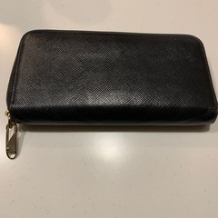 PRADA ブラック サフィアーノ レザー 長財布の画像