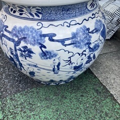 董 染付 青花人物文壺 特大 直径50㎝ ガラス板付きの画像