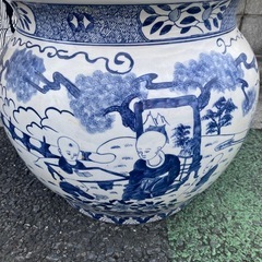 董 染付 青花人物文壺 特大 直径50㎝ ガラス板付きの画像
