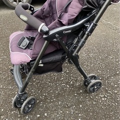 combiベビーカーの画像