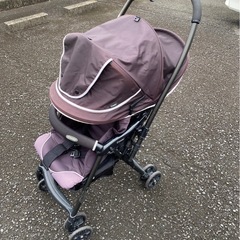 combiベビーカーの画像