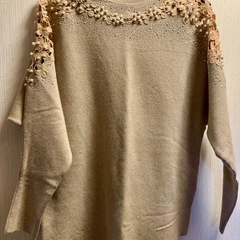 パールビジュー長袖ニットの画像