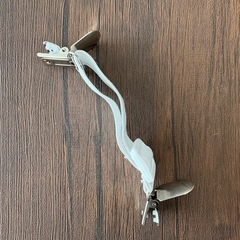 【12/16まで】ベッドシーツ・布団用ズレ防止万能クリップ 白8本セットの画像