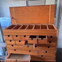 昭和レトロ木製 薬棚 引き出し多数 の画像