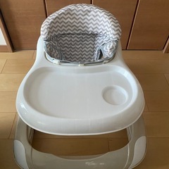 おもちゃ付き歩行器の画像