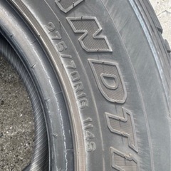 廃タイヤ 275/70R16  2本の画像